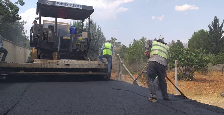 ŞAHİNBEY BELEDİYESİ ASFALT ÇALIŞMALARINI SÜRDÜRÜYOR